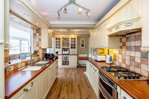 Kitchen 1 SAPL1705-20250911-DxO_DeepPRIME XD2s.jpg