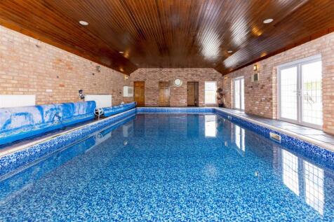 Indoor swimming pool 1 SAPL6720-20250704-DxO_DeepP