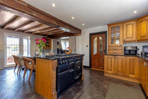Kitchen 1 SAPL7243-20250704-DxO_DeepPRIME XD2s.jpg
