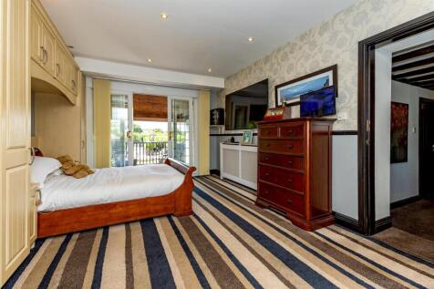 Master Bedroom 1 SAPL7154-20250704-DxO_DeepPRIME X