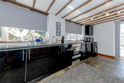 Annexe kitchen SAPL7135-20250704-DxO_DeepPRIME XD2