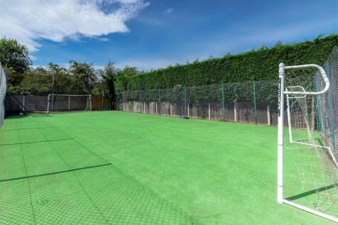 Football pitch SAPL6740-20250704-DxO_DeepPRIME XD2