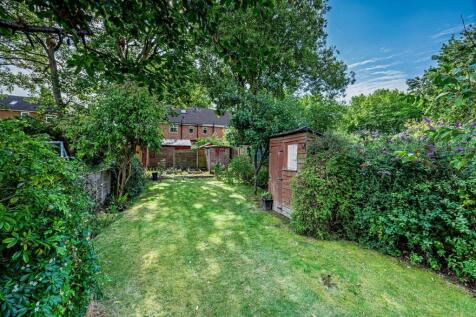 Rear Garden 1 SAPL0047-20250822-DxO_DeepPRIME XD2s