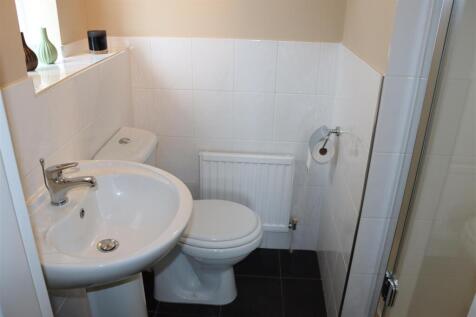 ENSUITE SHOWER ROOM