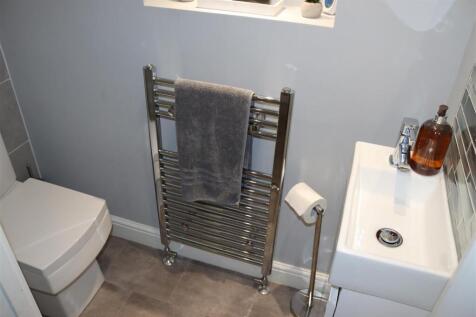 GUEST CLOAKROOM