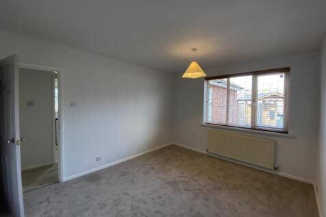 09-Bedroom One.JPG