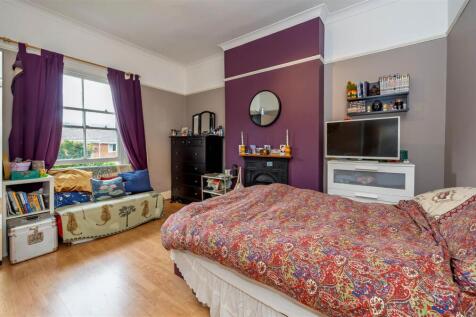 Bedroom 2 SAPL1365-20250907-DxO_DeepPRIME XD2s.jpg