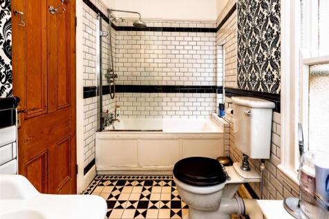 Family bathroom 1.1 SAPL1317-20250907-DxO_DeepPRIM