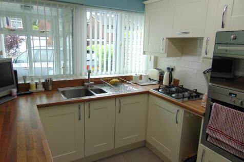 LUXURY FITTED KITCHEN