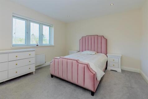 Bedroom 2.1 SAPL6974-CR3-20250301-DxO_DeepPRIME XD