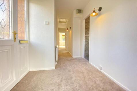 13-Entrance Hallway.JPG