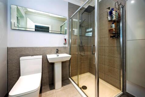 Bedroom 1 en suite SAPL3718-20251124-DxO_DeepPRIME