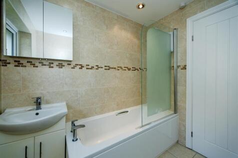 Family bathroom 1 SAPL3733-20251124-DxO_DeepPRIME 