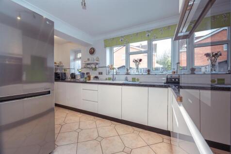 Kitchen 3 STPP8676-Enhanced-NR.jpg
