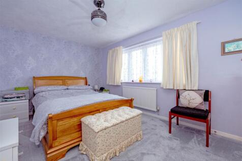 Bedroom 1.1 STPP8742.jpg