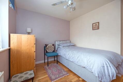 Bedroom 2.1 STPP8754.jpg