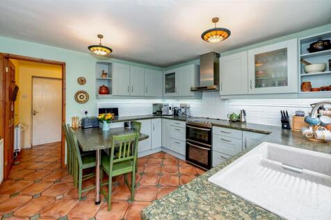 Kitchen 1 SAPL3422-20251008-DxO_DeepPRIME XD2s.jpg