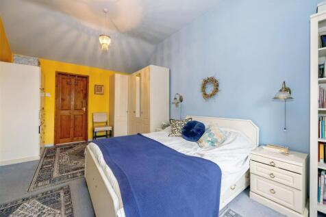 Master Bedroom 1.1 SAPL3648-20251008-DxO_DeepPRIME