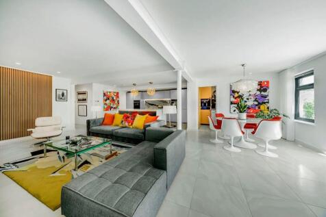 grey kitchen.jpg
