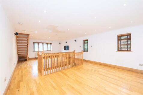 Gills Hill Lane 34.jpg