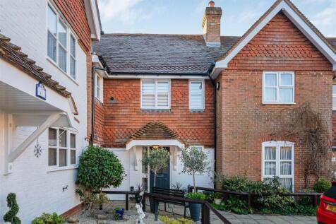 6 manor court front .JPG