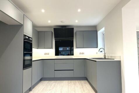 Kitchen 2.JPG