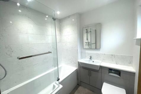 Bathroom.JPG
