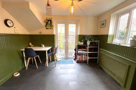 Dining Area.JPG