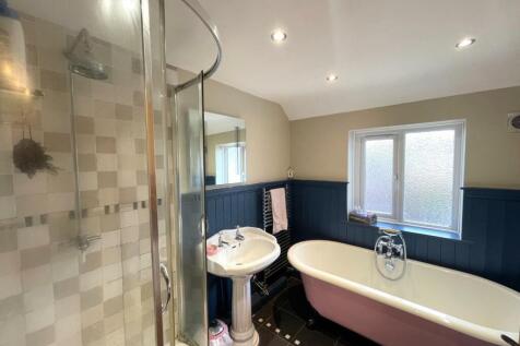 Bathroom Two.JPG