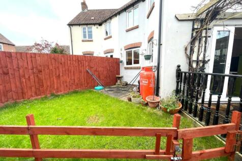 Rear Garden Tow.JPG