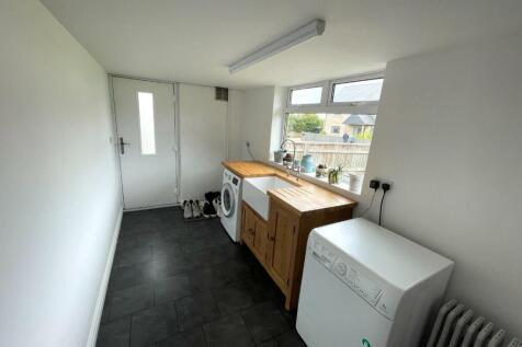 Utility Room.JPG