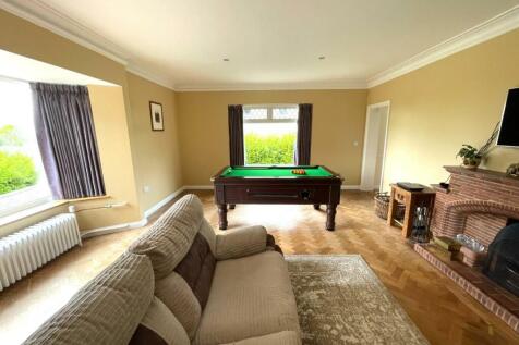 Living Room.JPG