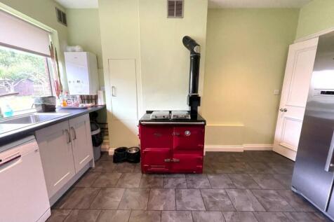 Kitchen 3.JPG