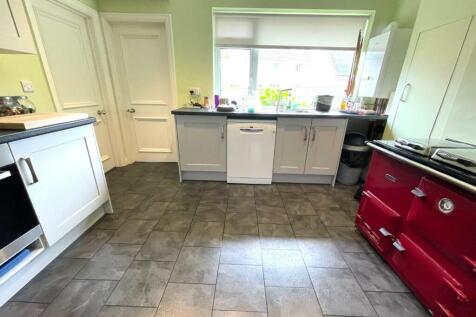 Kitchen 2.JPG