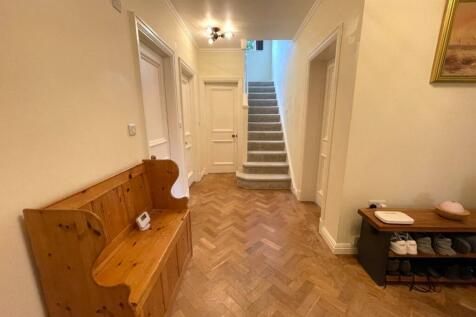 Hall way 2.JPG