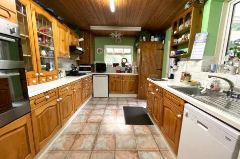 Kitchen.JPG