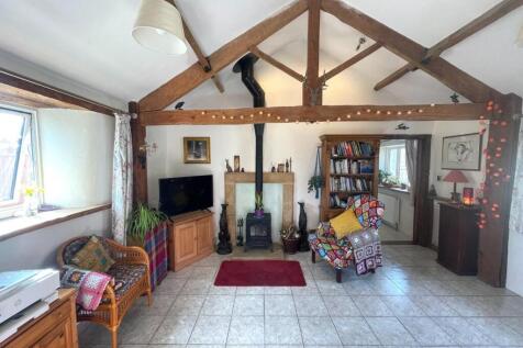 Living Room.JPG