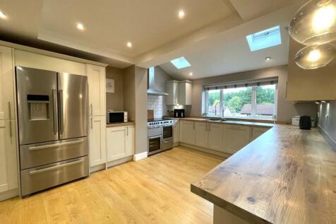 Kitchen.JPG