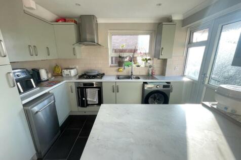 Kitchen.JPG