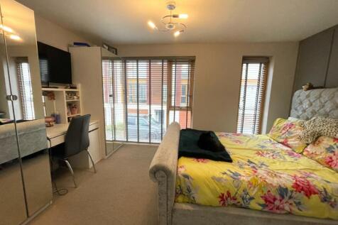 Bedroom One..JPG