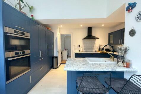 Kitchen Four.JPG