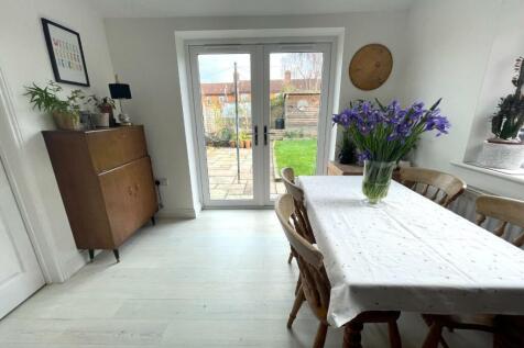 Dining Area.JPG