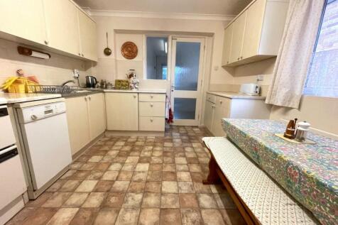 Kitchen.JPG