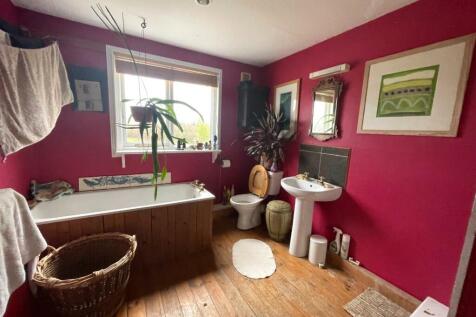 Bathroom.JPG