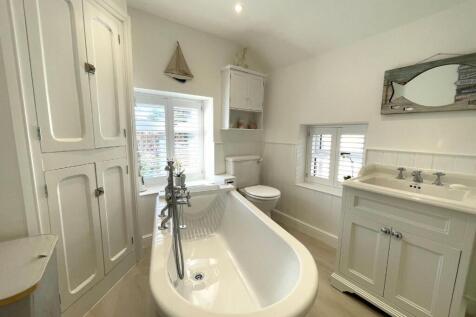Bathroom Two.JPG