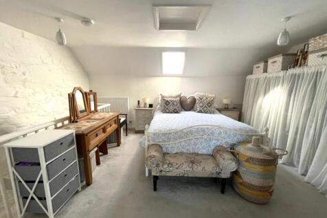 Bedroom One..JPG