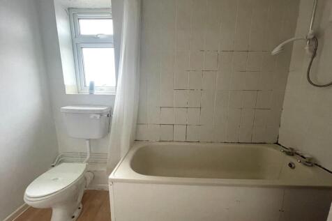 Bathroom.JPG