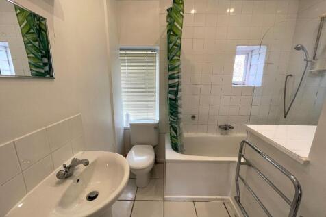 Bathroom.JPG