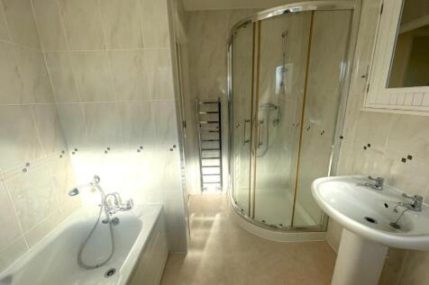 Bathroom.JPG