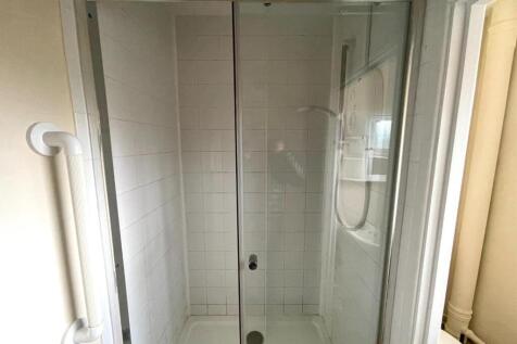 Shower Room.JPG